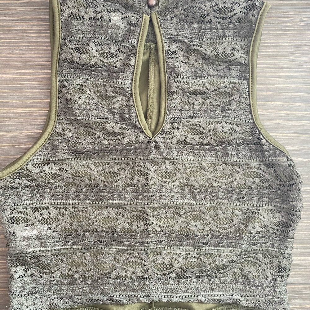 Crop top - Picture 2 of 2